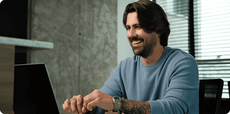 Equipe da Clínica Ottoboni utilizando tecnologia digital